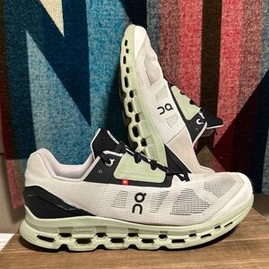 On Cloudstratus Men’s Running Training Shoes Size 11 White/Black/Green Colorway